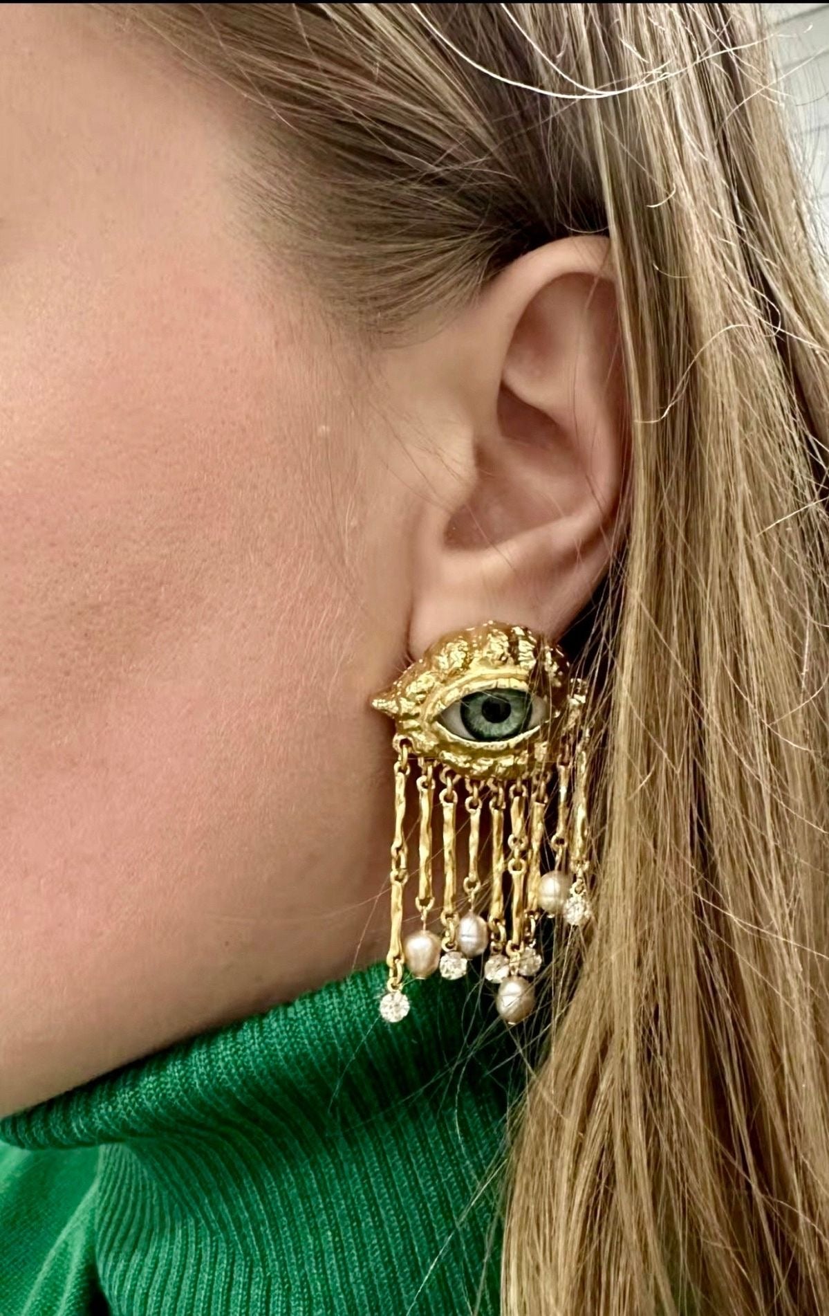 Glimmer Gaze earrings